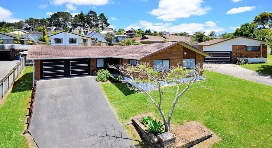  at 10 Ronald Macken Place, Mairangi Bay, North Shore City, Auckland
