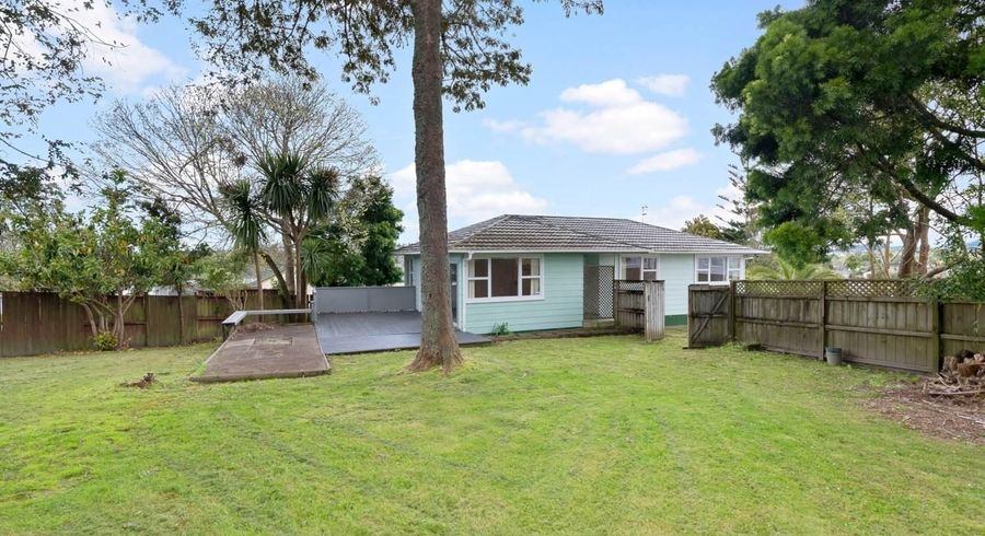  at 27 Chislehurst St, Henderson, Waitakere City, Auckland