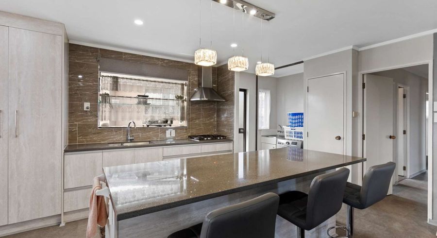  at 5 Kepler Place, Clover Park, Auckland