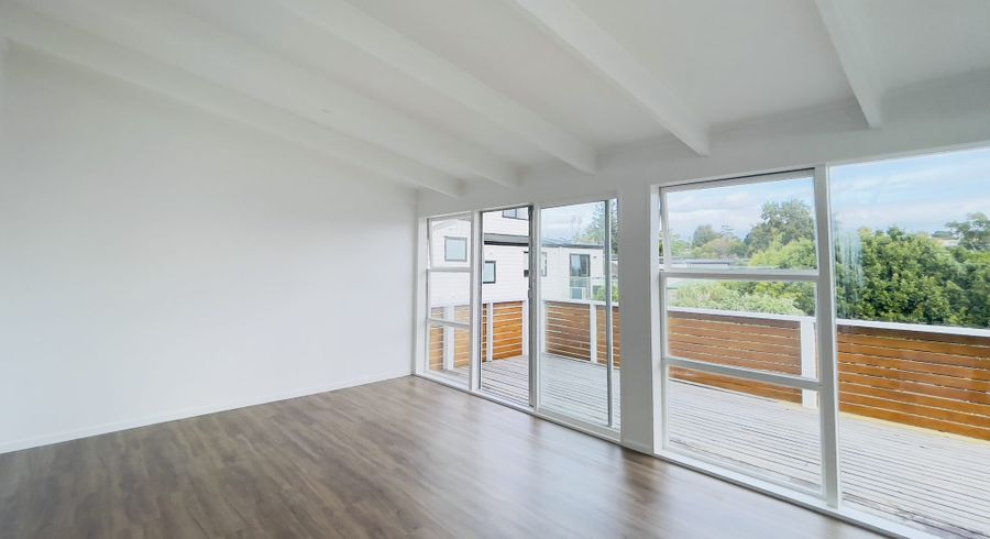  at 18A Sylvan crescent, Te Atatu South, Waitakere City, Auckland