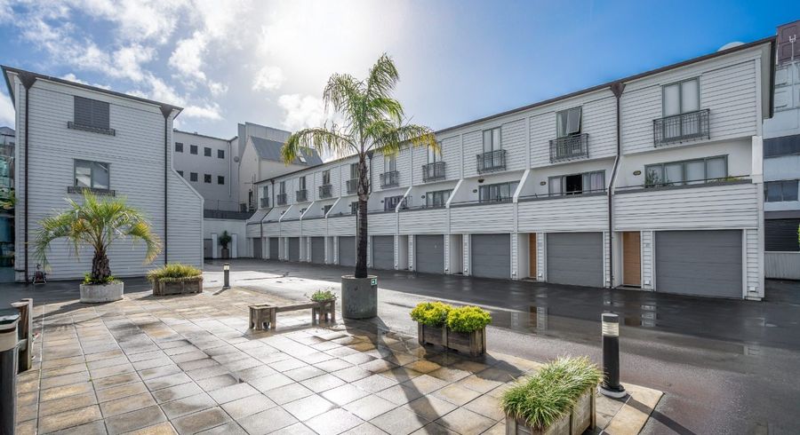  at 28/10 Ruru Street, Eden Terrace, Auckland City, Auckland