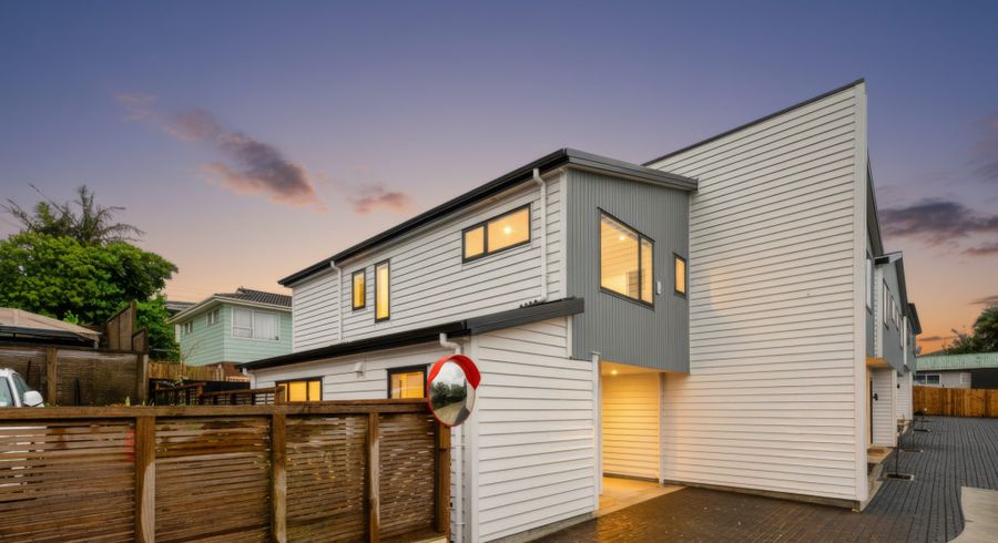 at 8A Butterworth Drive, Glendene, Waitakere City, Auckland