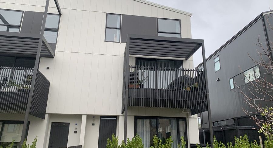  at 5/4 Matimati Place, Hobsonville, Waitakere City, Auckland