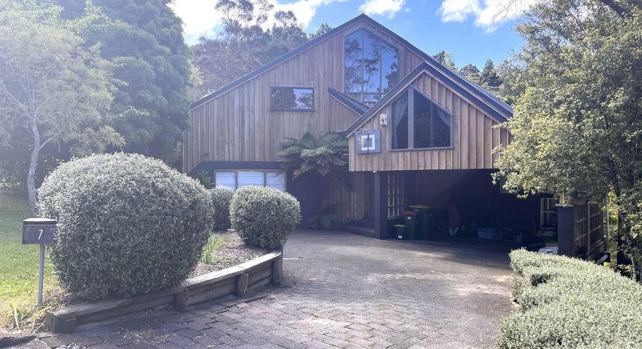  at 7 Fawcett Road, Laingholm, Auckland