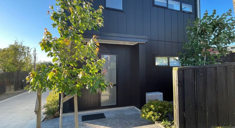  at 1/110 Kervil Avenue, Te Atatu Peninsula, Auckland