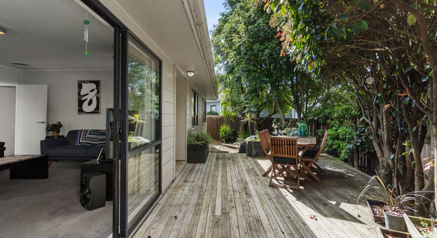  at 1/20 Glenhaven Place, Te Atatu Peninsula, Auckland