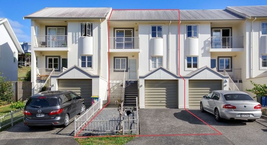  at 43 Winery Way, Henderson, Waitakere City, Auckland