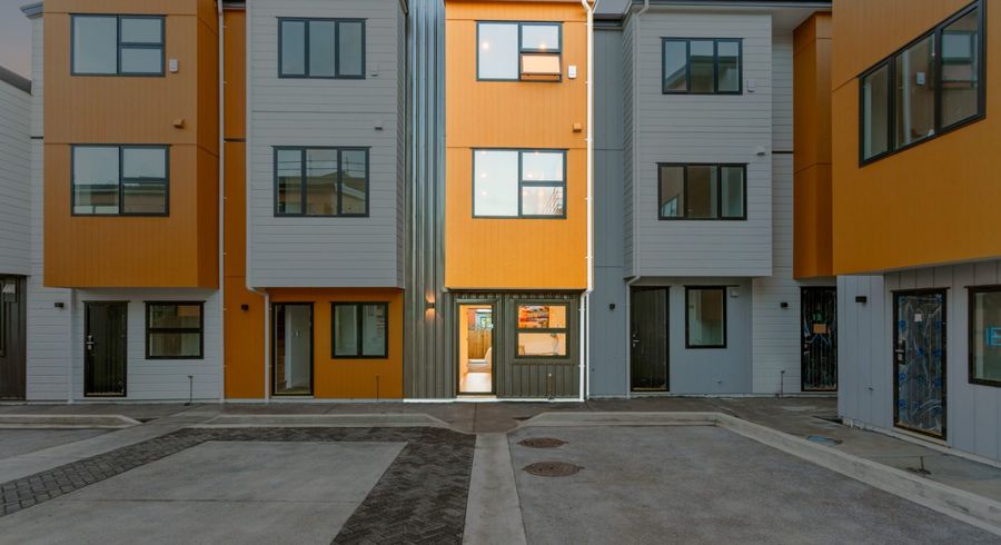  at 8/28 Lavelle Road, Henderson, Waitakere City, Auckland