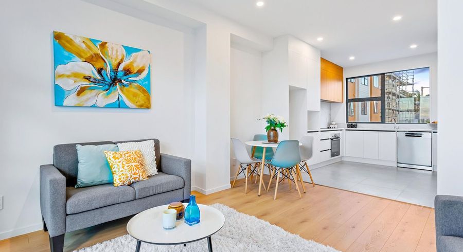  at 10/28 Lavelle Road, Henderson, Auckland