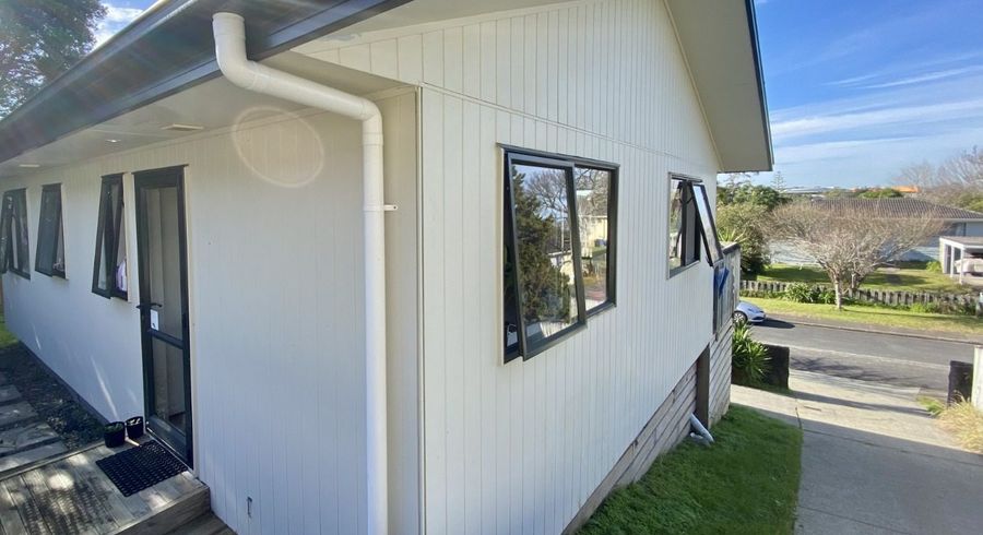  at 65A Sunline Avenue, Massey, Waitakere City, Auckland