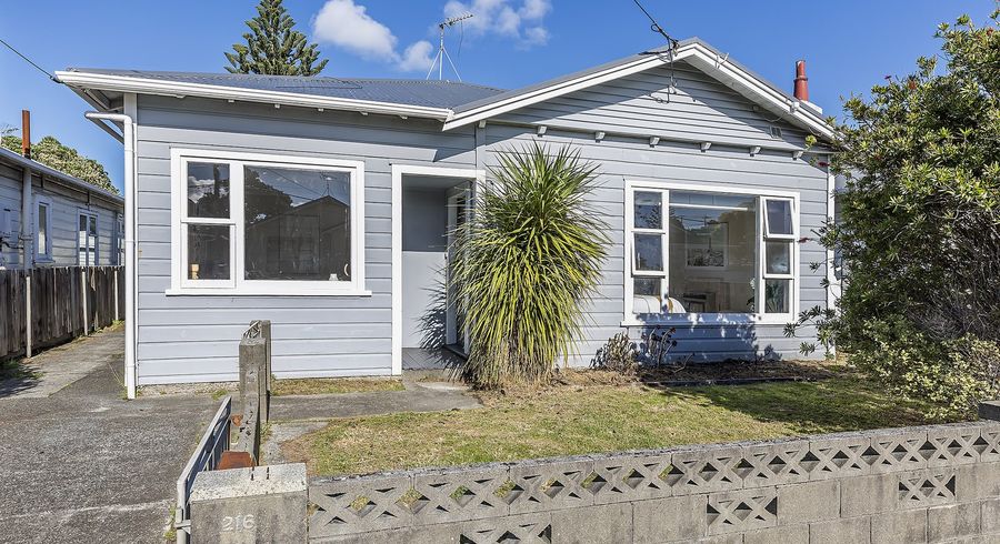  at 216 Coutts Street, Rongotai, Wellington