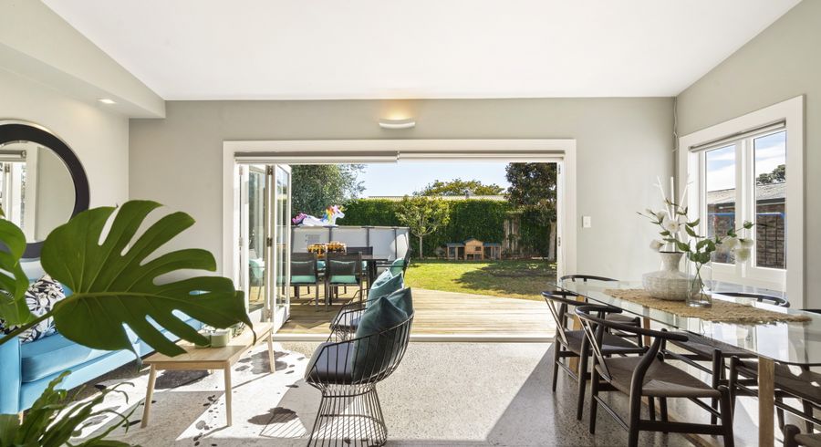  at 5 Carrie Street, Sandringham, Auckland