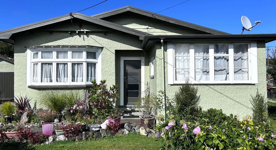  at 25 MacDougall Avenue, Dunollie, Grey, West Coast