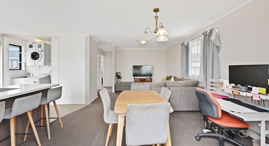  at 6 Hamblyn Place, Ranui, Auckland