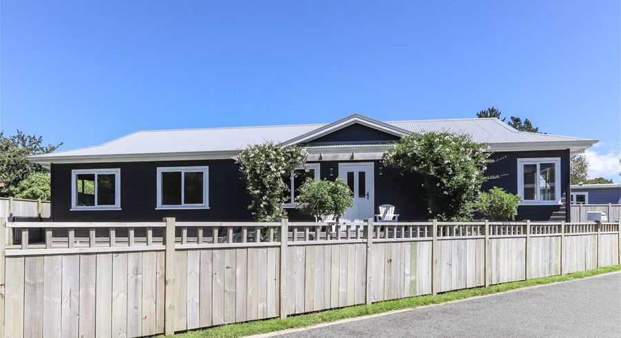  at 3 Manatu Lane, Inglewood