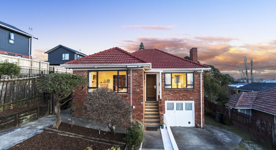  at 121 Tiverton Road, New Windsor, Auckland City, Auckland