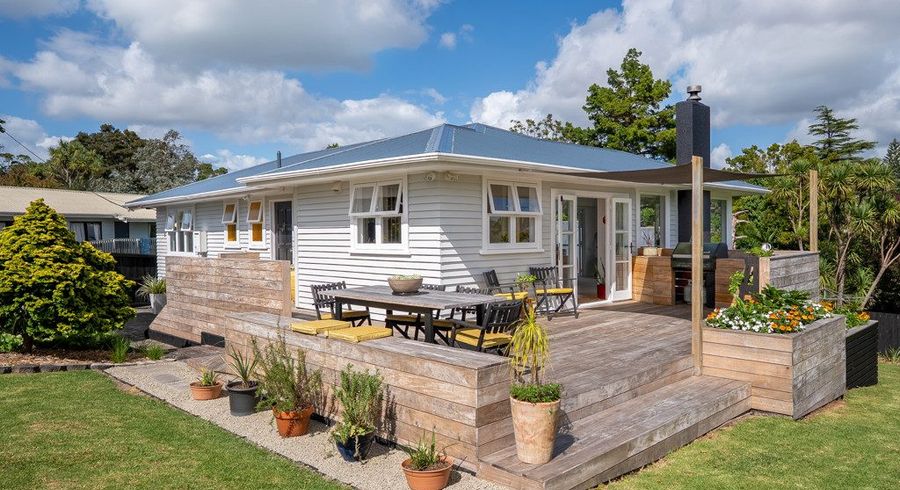  at 2/300 Rangatira Road, Beach Haven, North Shore City, Auckland