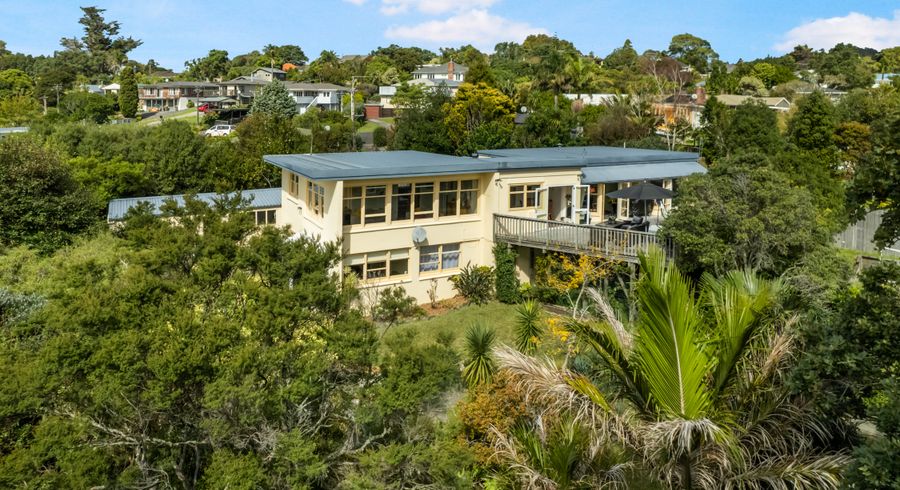  at 14 Deane Avenue, Titirangi, Auckland