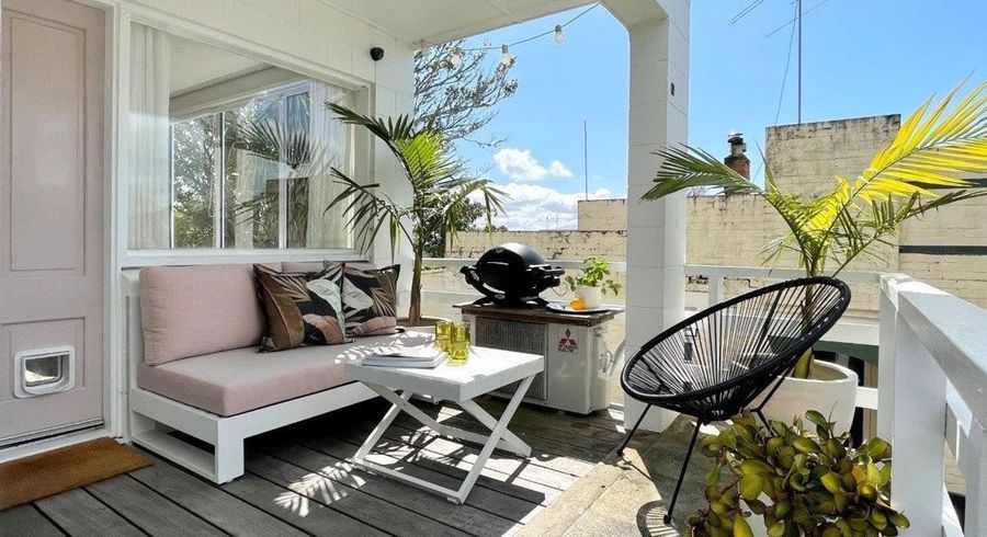  at 2/8 Eldon Road, Mount Eden, Auckland City, Auckland