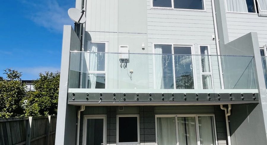  at 9 Meritage Lane, Te Atatu South, Waitakere City, Auckland