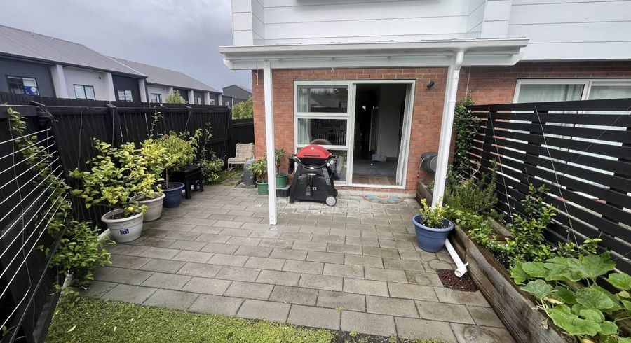  at 325 Glengarry Road, Glen Eden, Waitakere City, Auckland