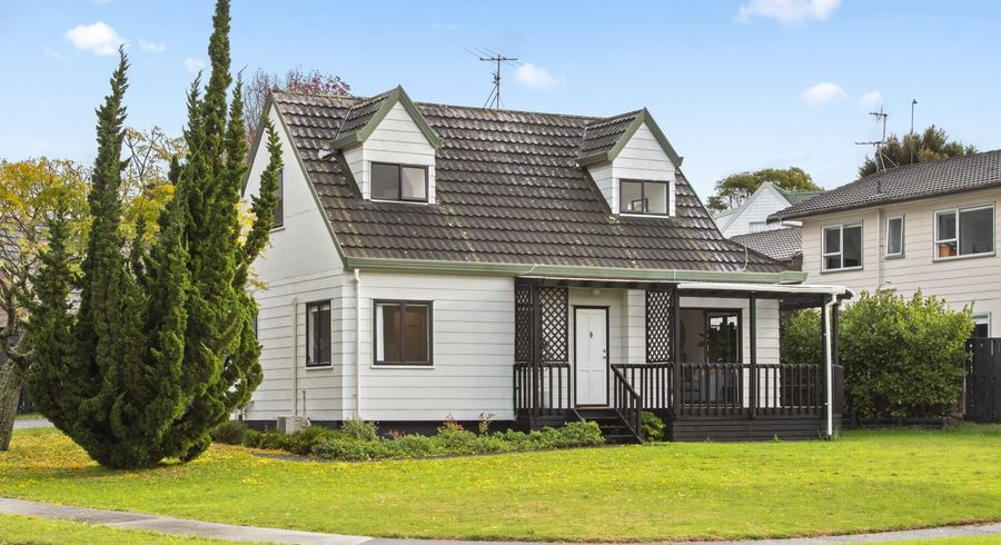  at 2/6 Gosford Drive, Botany Downs, Auckland