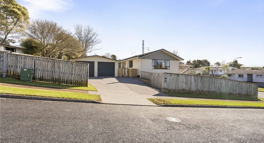  at 43 Riversdale Drive, Merrilands, New Plymouth