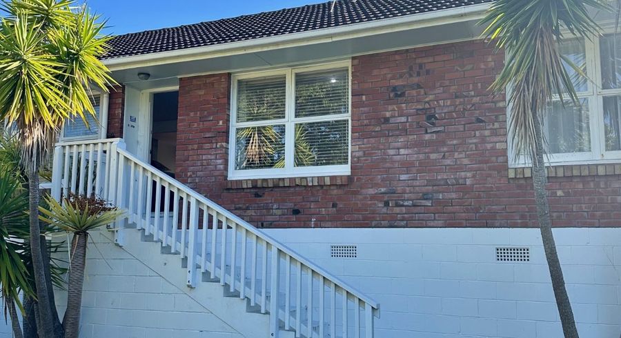  at 2/216 Beach Road, Campbells Bay, Auckland