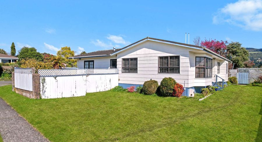  at 8 Aquarius Drive, Kawaha Point, Rotorua, Bay Of Plenty