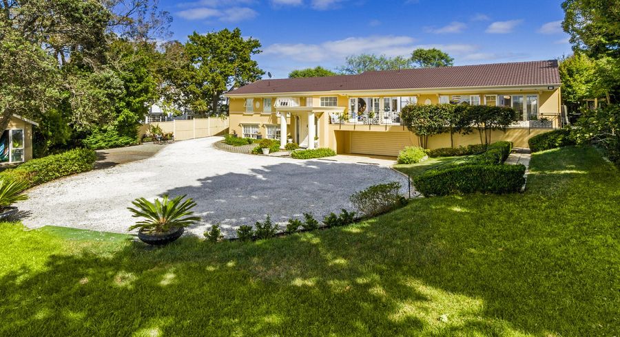  at 40 Shakespeare Road, Milford, Auckland