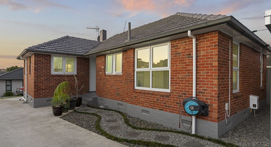  at 1 Kingsford Place, Otara, Auckland