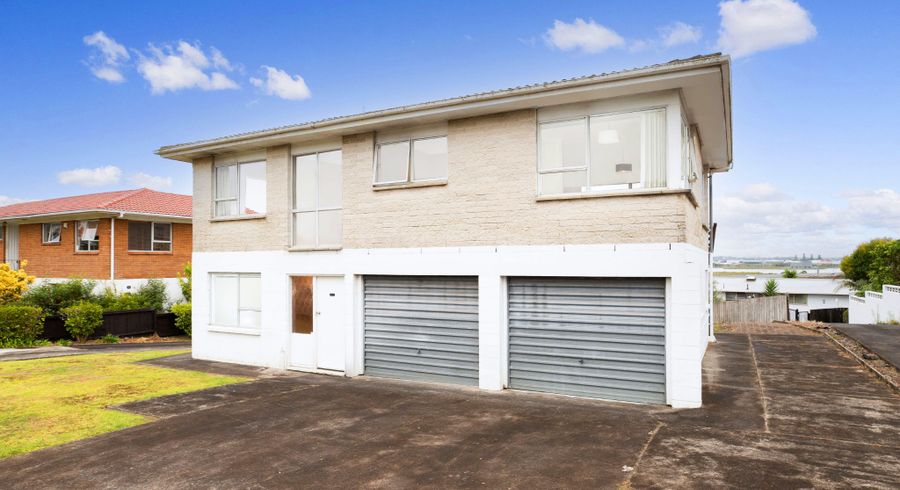  at 10 Maryland Street, Point Chevalier, Auckland