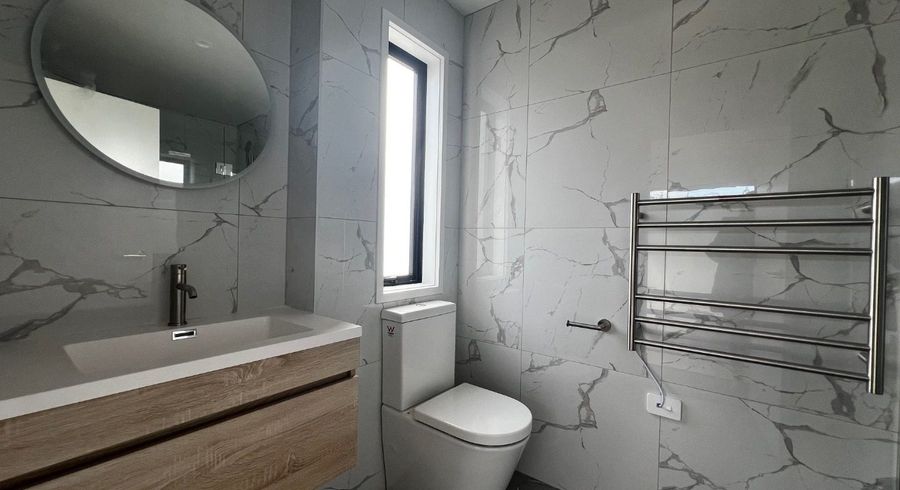  at 1/21 Divich Avenue, Te Atatu South, Waitakere City, Auckland