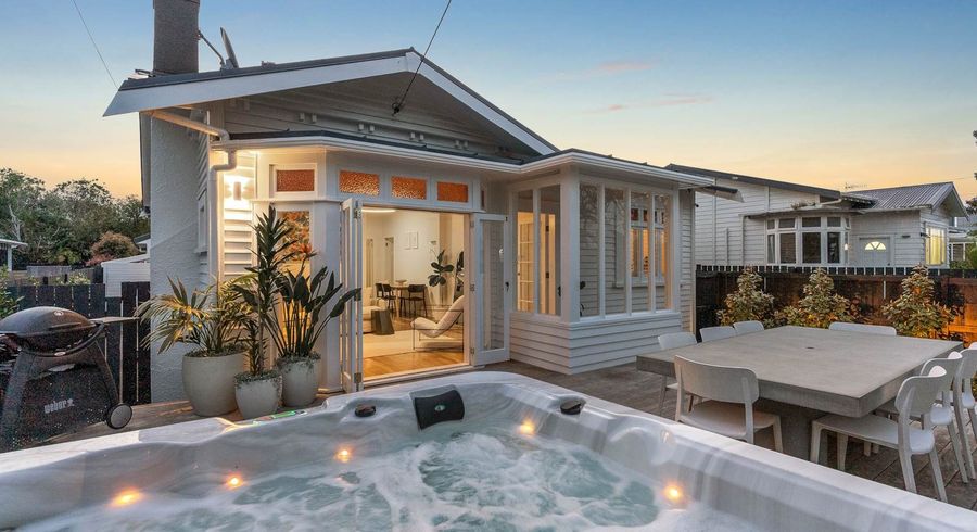  at 16 Walmer Road, Point Chevalier, Auckland City, Auckland