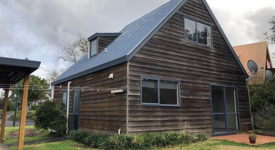  at 24 Caspian Close, New Lynn, Waitakere City, Auckland