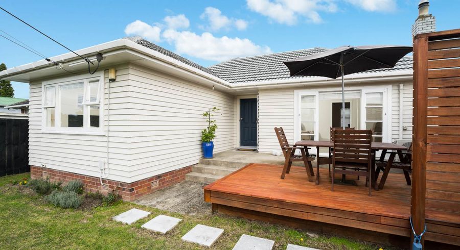  at 12 Albert Road, Kelston, Auckland