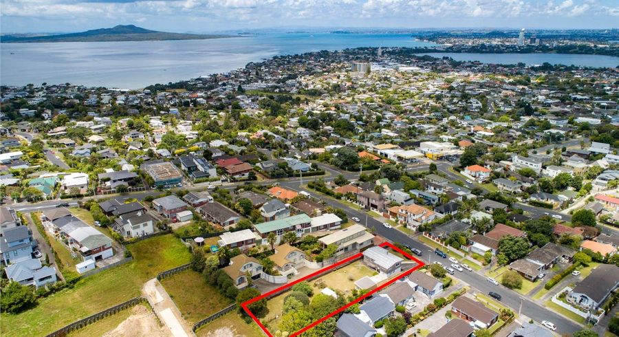  at 5 Richards Avenue, Forrest Hill, North Shore City, Auckland