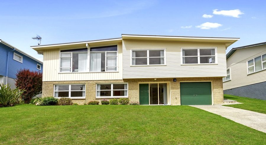  at 8 Fitzwilliam Terrace, Tawa, Wellington