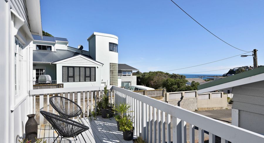  at 2 Linwood Way, Island Bay, Wellington