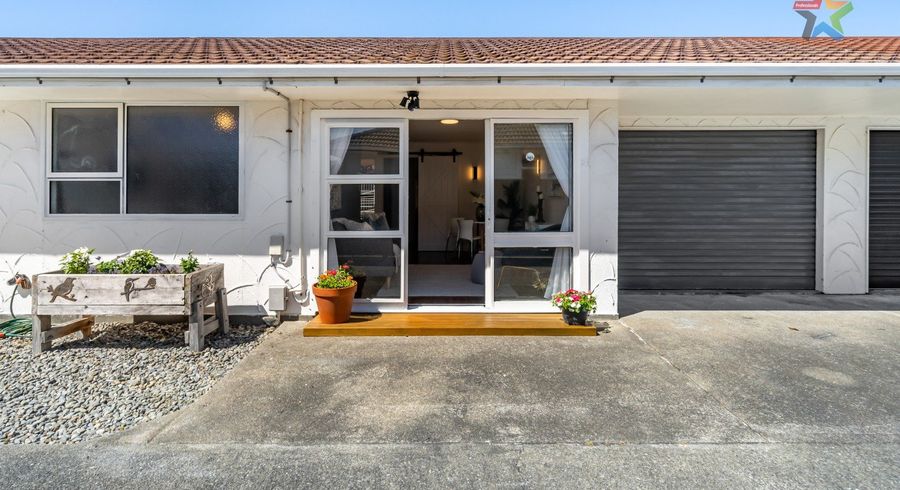  at 2/43 LEIGHTON AVE, GRACEFIELD, LOWER HUTT