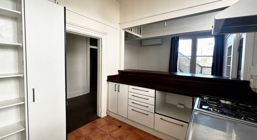 at Bottom Flat/33 Hankey Street, Mount Cook, Wellington, Wellington