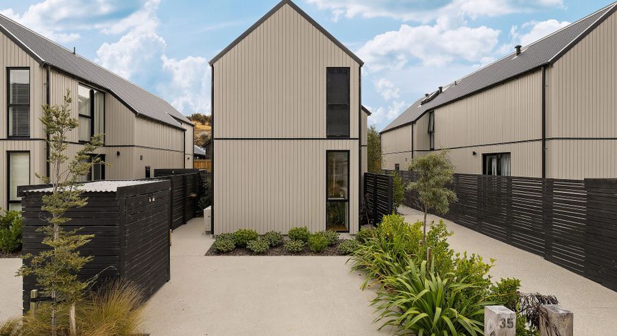  at 35 Casterway Crescent, Jacks Point, Queenstown-Lakes, Otago