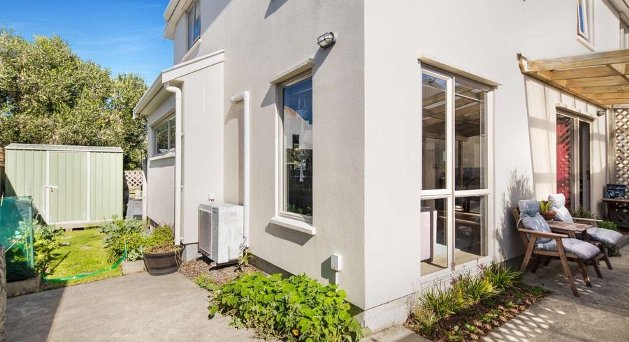  at 131C Queens Drive, Lyall Bay, Wellington