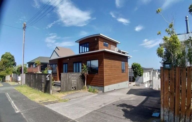  at 722  East Coast Road, Pinehill, North Shore City, Auckland