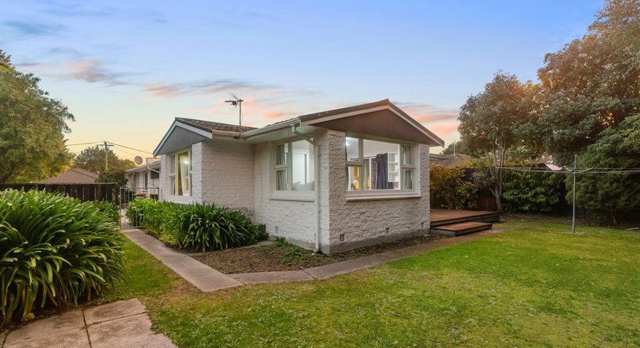  at 2/4 Kyeburn Place, Avonhead, Christchurch City, Canterbury