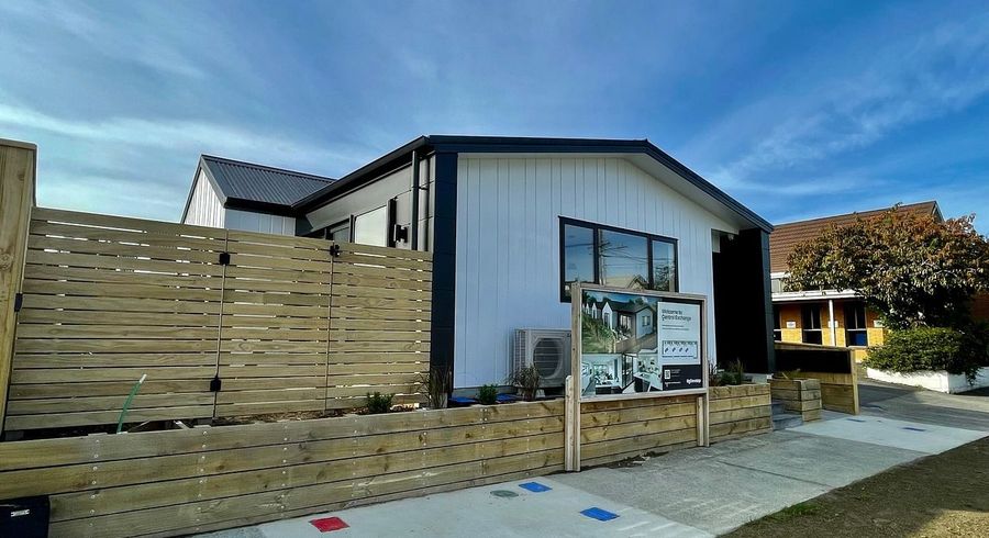  at 2/6 Exchange Street, Ebdentown, Upper Hutt, Wellington