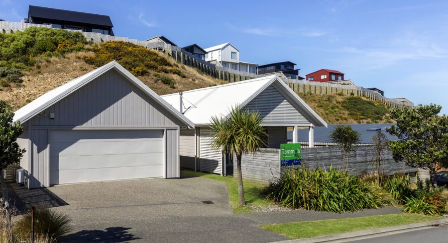  at 66 Cedarwood Street, Woodridge, Wellington