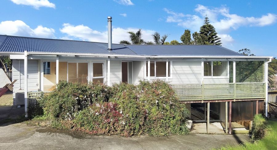  at 11 Sycamore Drive, Sunnynook, Auckland