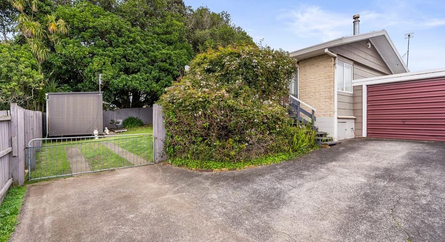  at 2/50 Finlayson Avenue, Clendon Park, Auckland