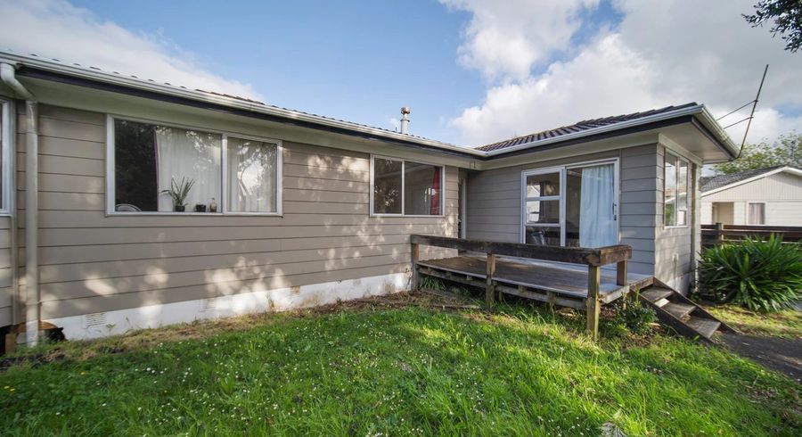 at 28 Hinton Place, Weymouth, Auckland